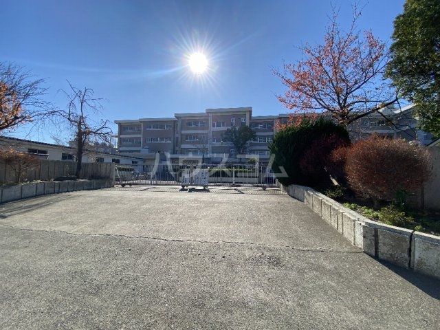 中学校　南流山中学校（中学校）まで616m