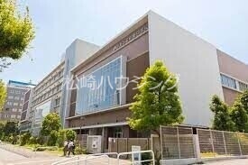 中学校　中野区立中野中学校（中学校）まで1092m