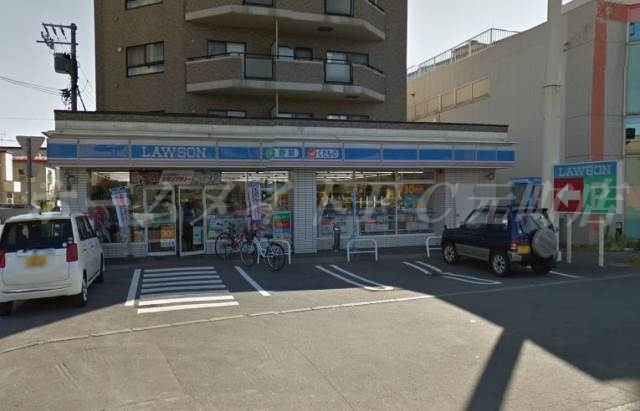 コンビニ　ローソン札幌二十四軒4条西店（コンビニ）まで451m
