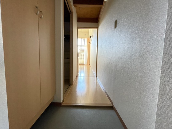 玄関　※別部屋の写真です