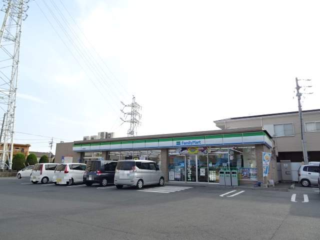 コンビニ　ファミリーマート（コンビニ）まで405m