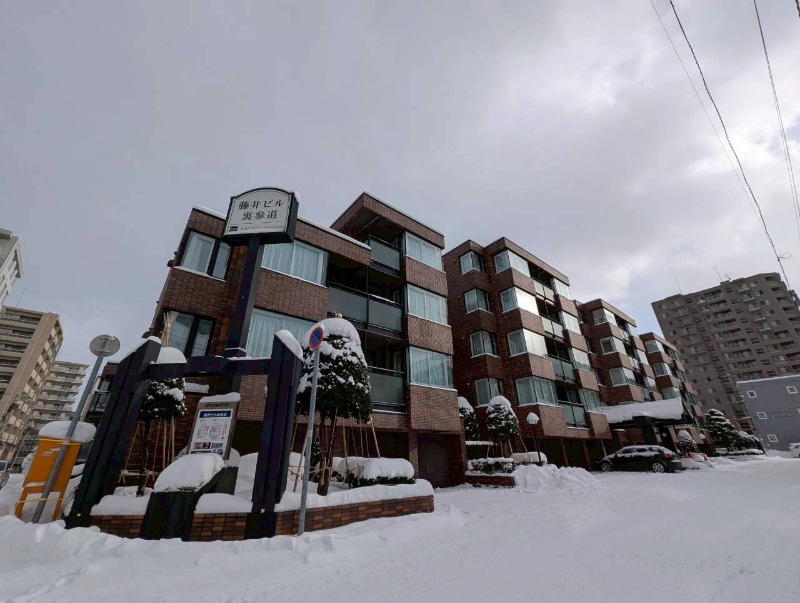 建物外観　札幌市中央区南２条「藤井ビル裏参道」