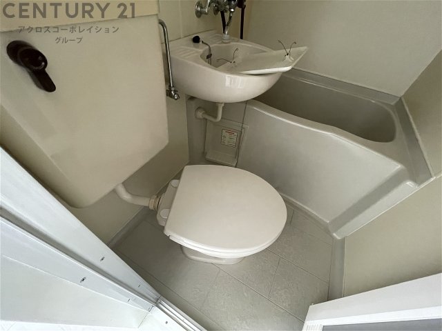 トイレ　浴室内にトイレがあります♪