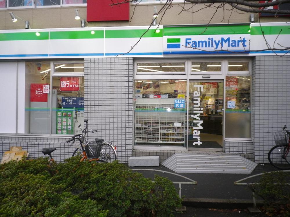 コンビニ　ファミリーマート 三ノ輪店（コンビニ）まで269m