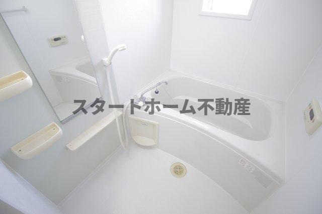 バス・シャワールーム　ゆったり過ごせるお風呂です