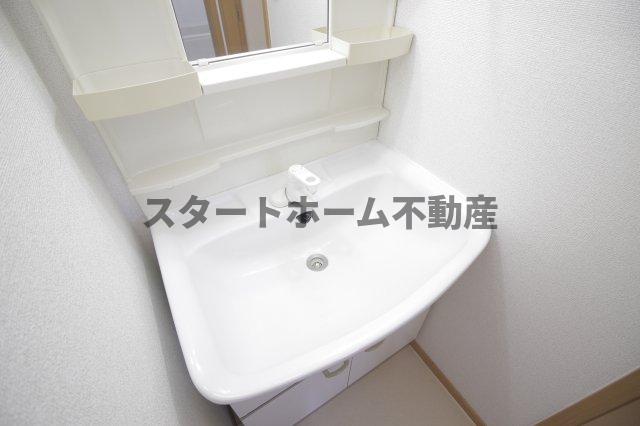 洗面設備　コンパクトで使いやすい洗面所