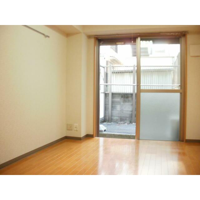 居室・リビング　※別部屋参考写真です