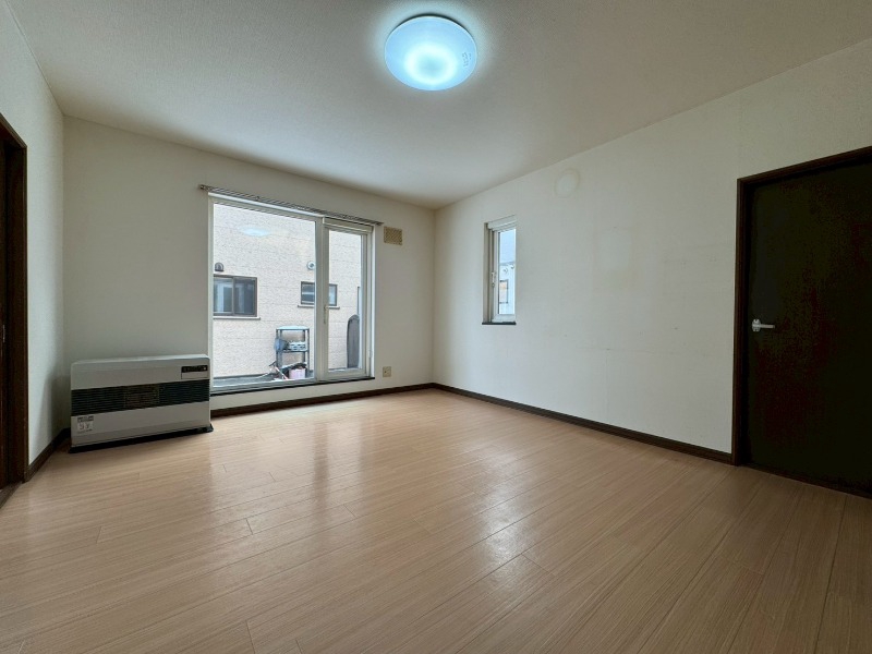 居室・リビング　広くてキレイなお部屋が広がっていて、充実した生活が送れそう。