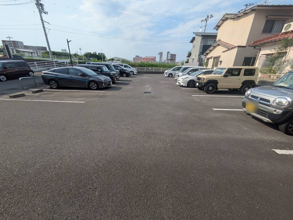 駐車場　駐車場