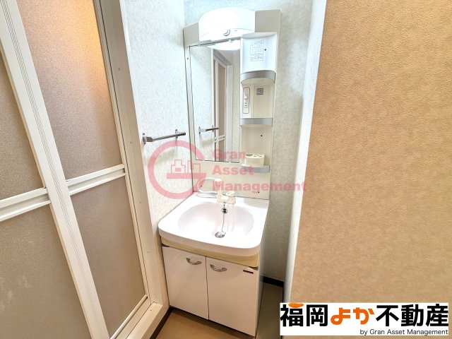 洗面設備　【福岡よか不動産】独立洗面台で身支度をすべて済ませてしまいま