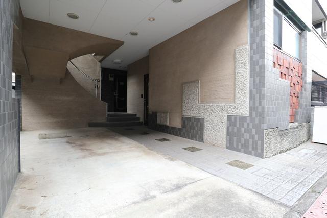 駐車場　駐車場　２階入居者のみ利用可