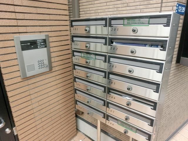 エントランス　オートロックと集合ポスト