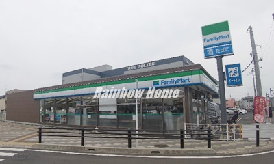 コンビニ　ファミリーマート 新河岸駅前店（コンビニ）まで867m