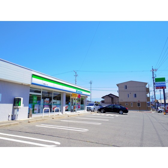 コンビニ　ファミリーマート長野五分一店（コンビニ）まで295m