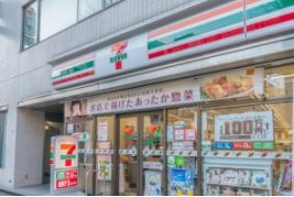コンビニ　セブンイレブン文京本郷4丁目店（コンビニ）まで184m
