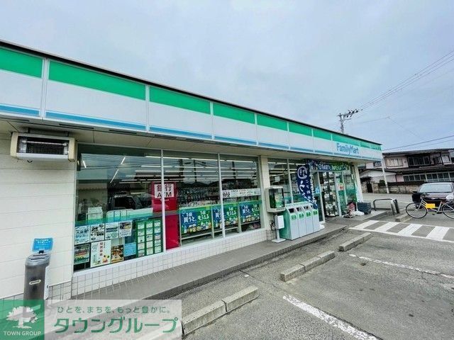 コンビニ　ファミリーマート四郎丸吹上店（コンビニ）まで410m