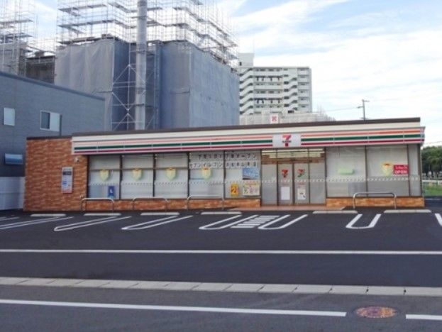 コンビニ　セブンイレブン浜松砂山町店（コンビニ）まで455m