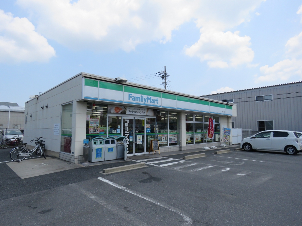 コンビニ　ファミリーマート　栗東小柿店（コンビニ）まで876m