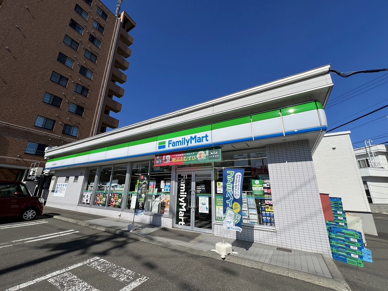 コンビニ　ファミリーマート札幌発寒3条店（コンビニ）まで756m