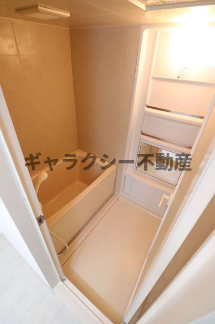バス・シャワールーム　綺麗な浴室です