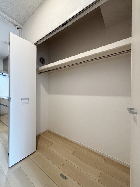 収納　～同施工会社同商品内装参考写真～