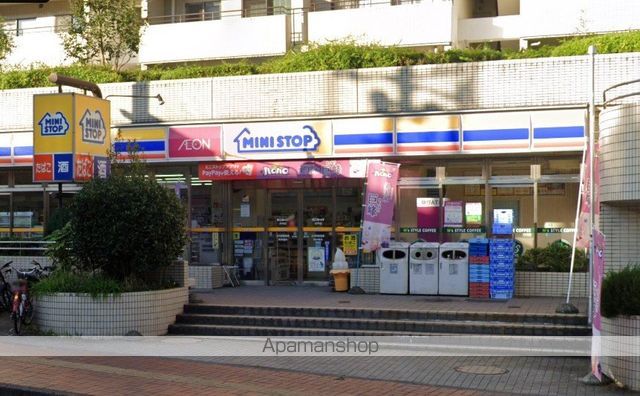 コンビニ　ミニストップ（コンビニ）まで303m
