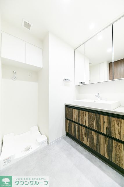 洗面設備　※写真は同タイプ住戸です。