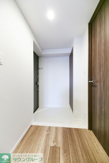 玄関　※写真は同タイプ住戸です。