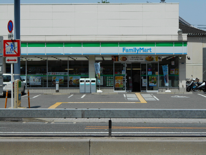 コンビニ　ファミリーマート　新森二丁目店（コンビニ）まで500m
