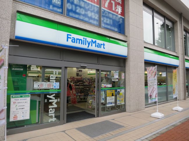 コンビニ　ファミリーマート（コンビニ）まで160m