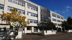 中学校　札幌市立中の島中学校（中学校）まで438m