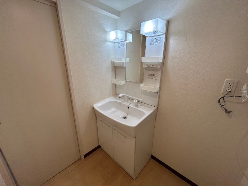 洗面設備　こちらに洗面台があります。朝の洗顔はこちらで。