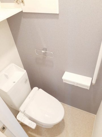 トイレ　清潔感のあるトイレです