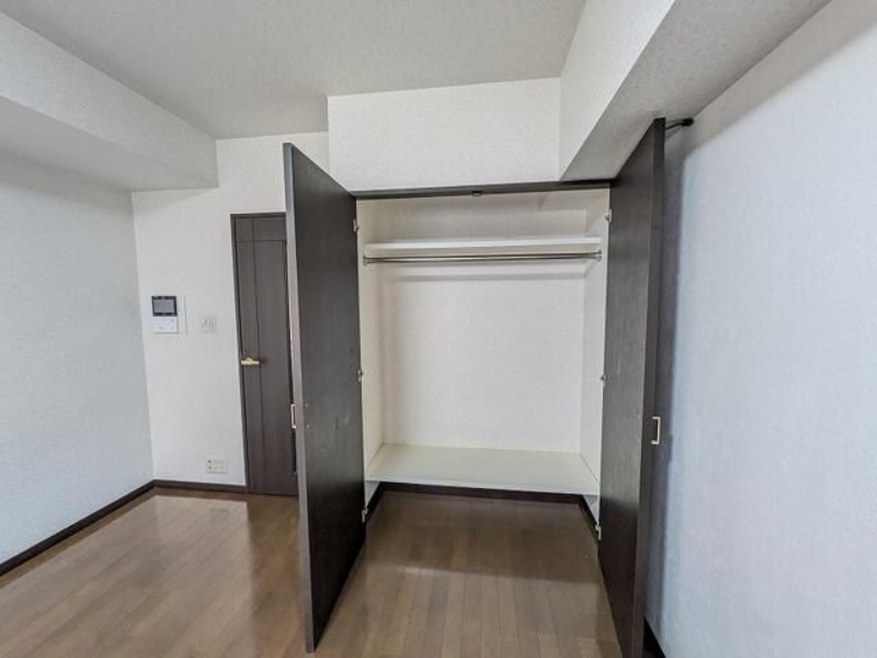収納　パレステュディオ三田