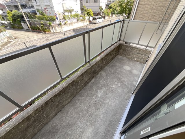 バルコニー　バルコニーからの眺めを楽しみながら食事をしませんか