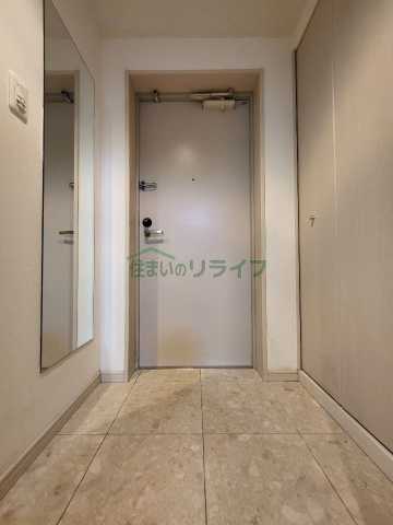 玄関　別部屋参考写真となります。