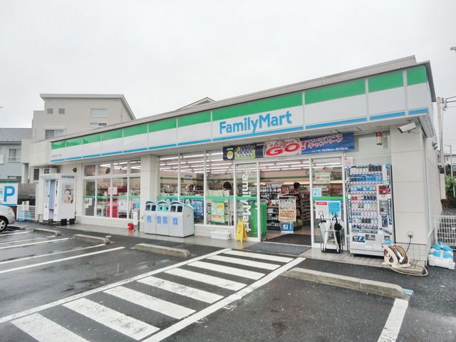 コンビニ　ファミリーマート日本文化大入口（コンビニ）まで118m
