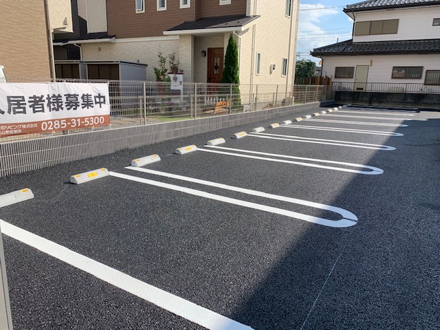 駐車場　イメージ写真　敷地内駐車スペース