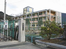 小学校　姫路市立安富南小学校（小学校）まで648m