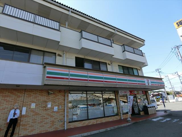 コンビニ　セブンイレブン（コンビニ）まで502m