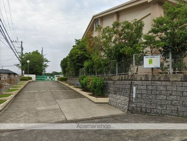 中学校　桜丘中学校（中学校）まで710m