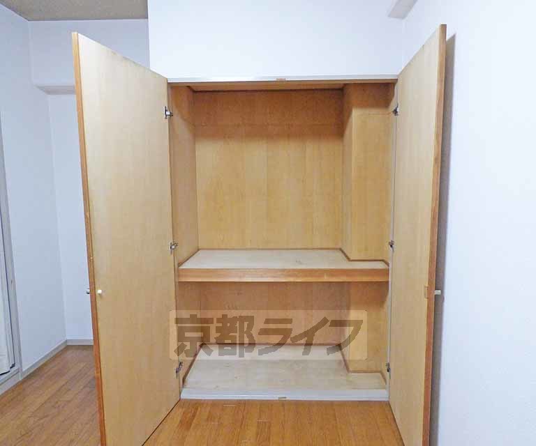 収納　広々とした収納です。