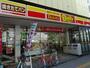 コンビニ　デイリーヤマザキ森ノ宮駅前店（コンビニ）まで394m