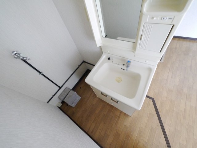 洗面設備　コンパクトで使いやすい洗面所
