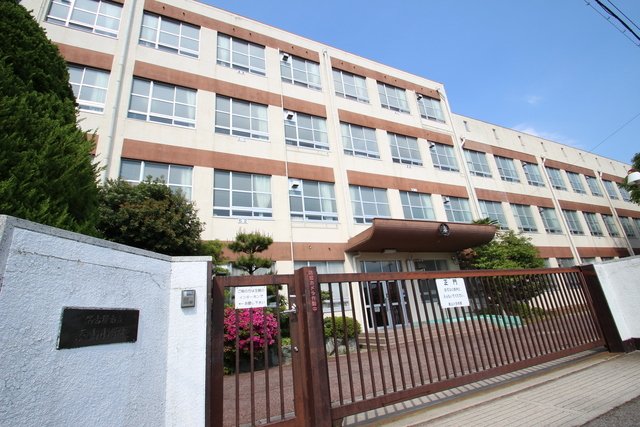 小学校　名古屋市立表山小学校（小学校）まで627m