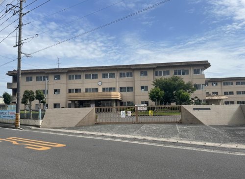 小学校　総社市立総社中央小学校（小学校）まで401m