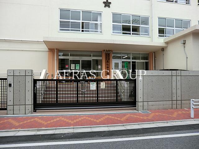 中学校　足立区立足立第七中学校（中学校）まで524m
