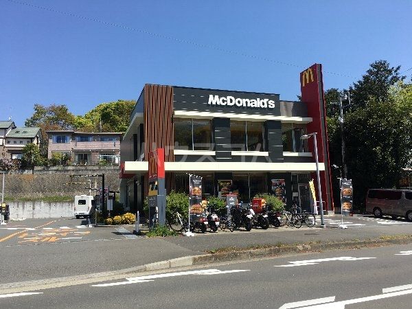 飲食店　マクドナルド 秦野西大竹店（飲食店）まで162m