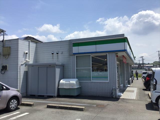 コンビニ　ファミリーマート（コンビニ）まで776m