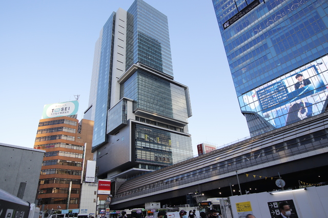 ショッピングセンター　渋谷ヒカリエ（ショッピングセンター）まで64m